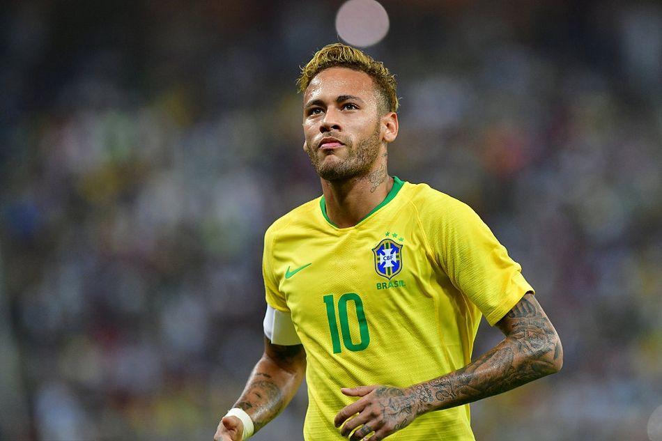 德转统计五大联赛最年长戴帽前10：莱万第8，C罗两度上榜