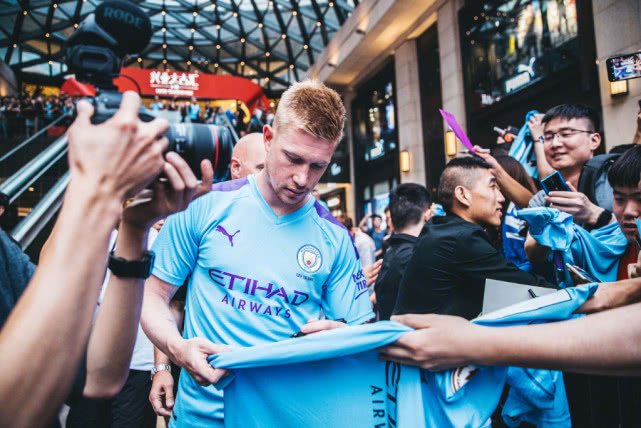 图片报：施洛特贝克对科瓦奇的比赛风格不满意