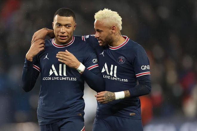 西媒曝亚马尔夜店通宵聚会：参加者不准带手机，女孩可进包厢（西媒称亚马尔通宵赴夜店：现场禁带手机，女性可入包厢）