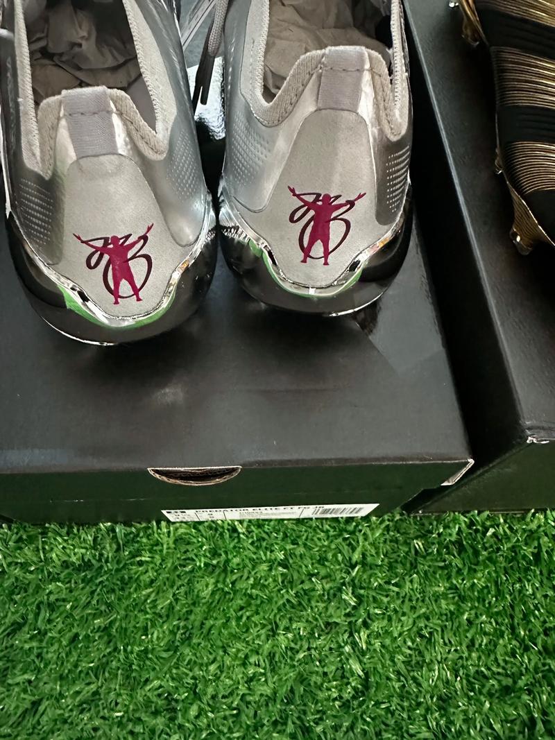 丹麦主帅：霍伊伦已完全恢复并准备就绪，此役目标直指世界杯（丹麦主帅：霍伊伦伤愈待命，此战剑指世界杯）