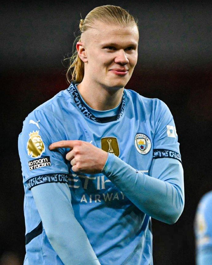 范德法特：C罗训练中总是特别专注，我连他的5%都做不到