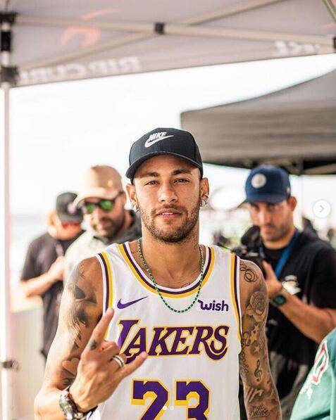 斯图加特后卫：在多特蒙德比赛总是很特别，期待周六的对决（斯图加特后卫：对阵多特总别具意义，期待周六之战）