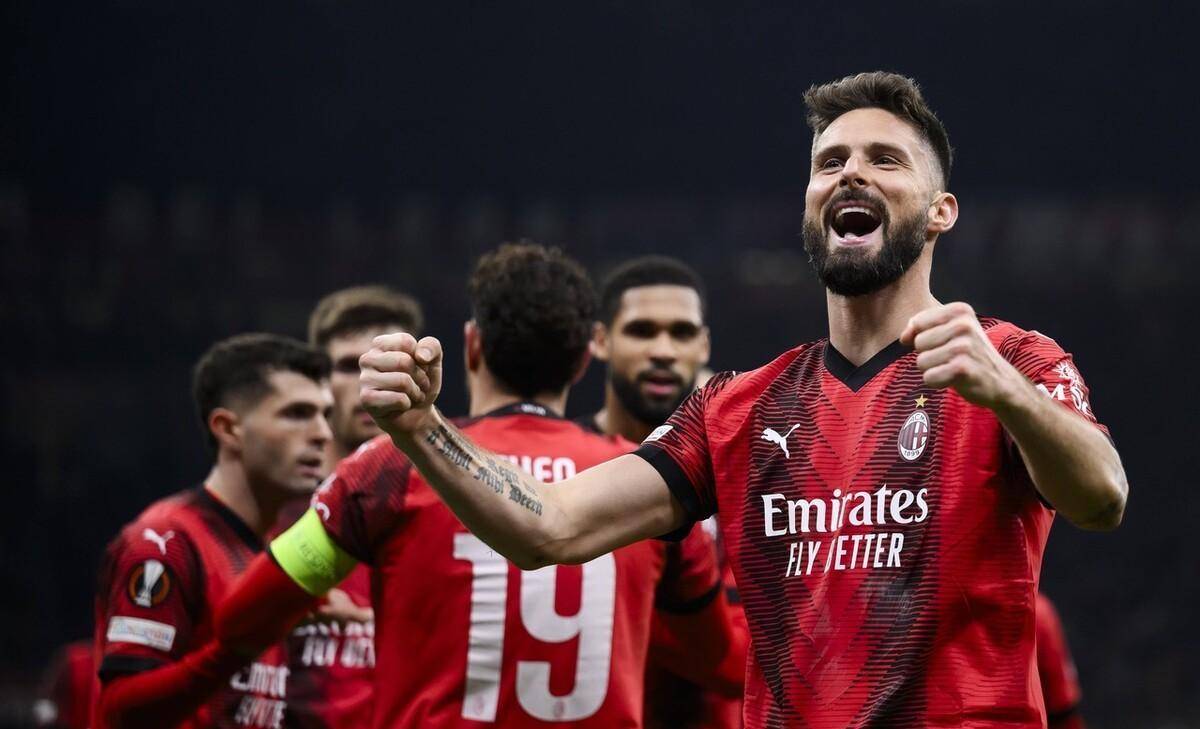 当选11月最佳球员，瓦尔迪是意甲首位获此殊荣的英格兰球员（瓦尔迪荣膺11月最佳，成意甲首位获此荣誉的英格兰球员）