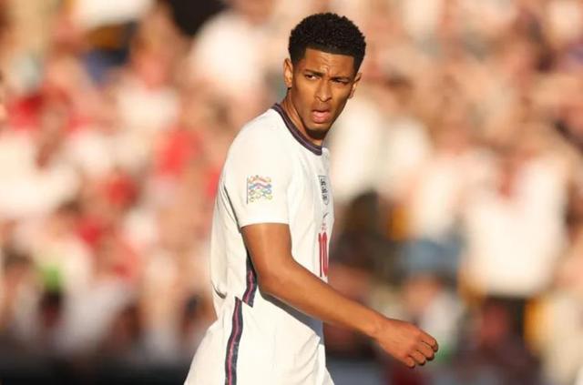 全面即战力！陈林坚10中4&三分6中3拿到12分5板2助1断