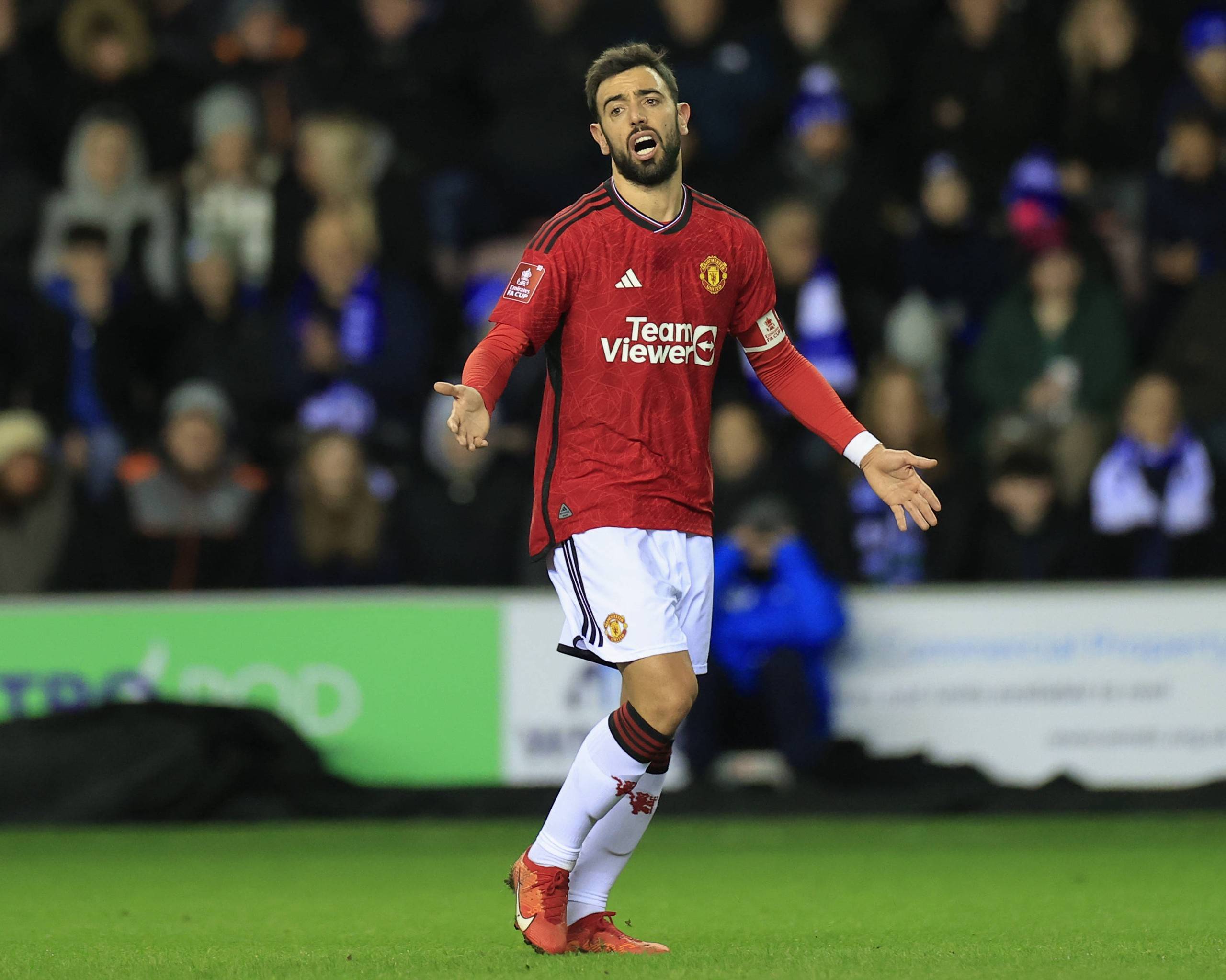 巴塞罗那瞄准劳塔罗·马丁内斯：转会市场的新动向