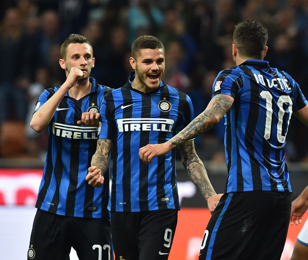 皇马本赛季西甲比赛已出现12张红牌，比其他球队至少多4张（皇马本季西甲已吃到12张红牌，较其他队至少多4张）