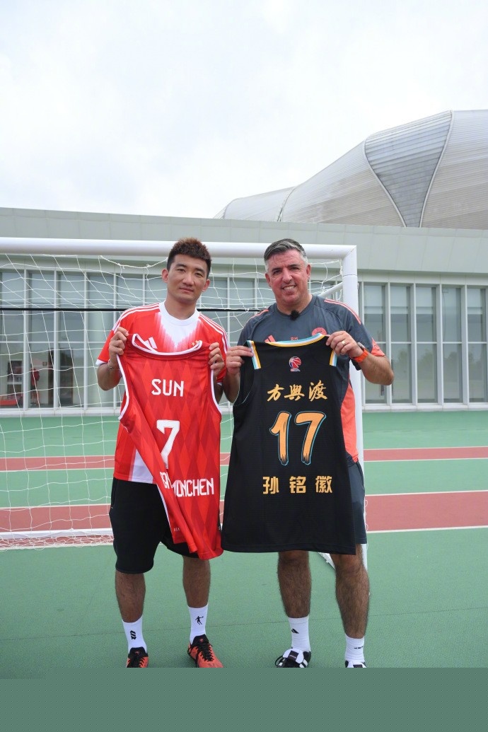 塞尔吉尼奥：亚冠无弱队都是精英，国安好好努力将下赛季踢好