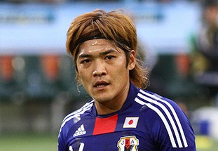 绿帽哥：曼联高层将约谈梅努，认为其哥哥损害他的转会价值（曼联高层将与梅努面谈，认为其哥哥的举动影响了其转会身价）